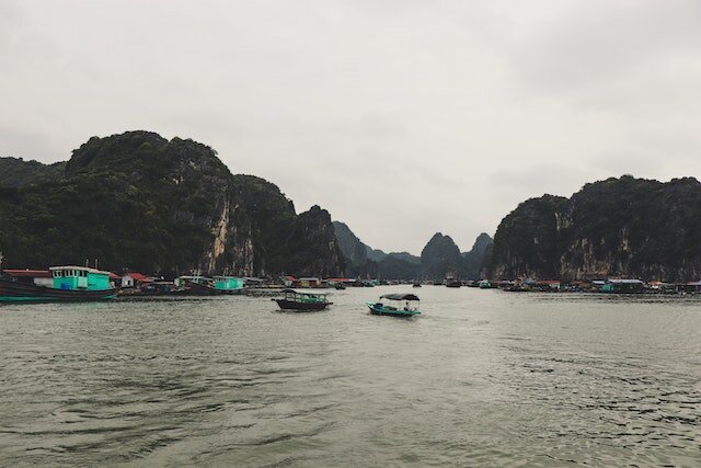 halong-bay-tourist-boat-fire-prompts-inspections